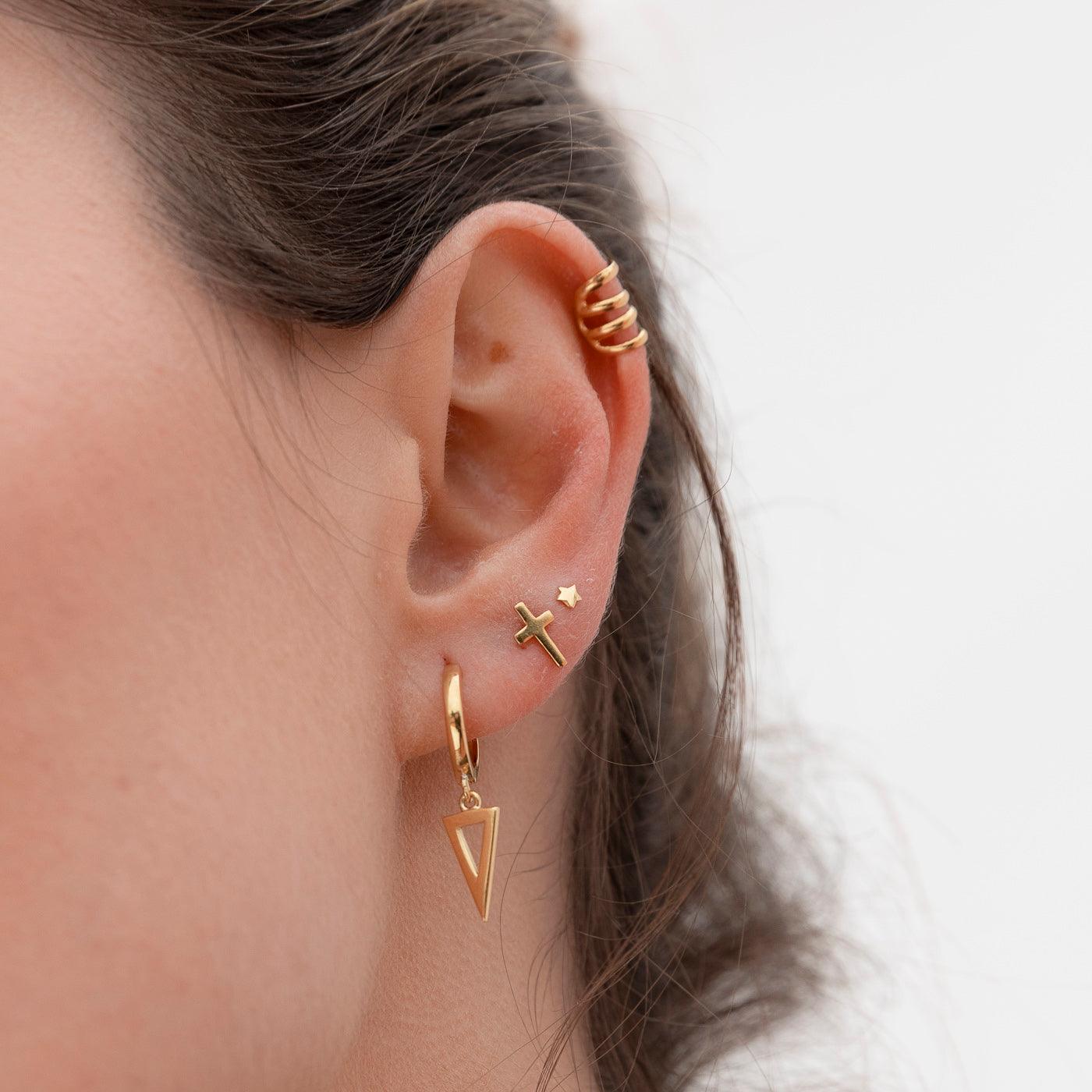 Pendientes Cruz Mini Plata de Ley 925 bañado en Oro en Oreja