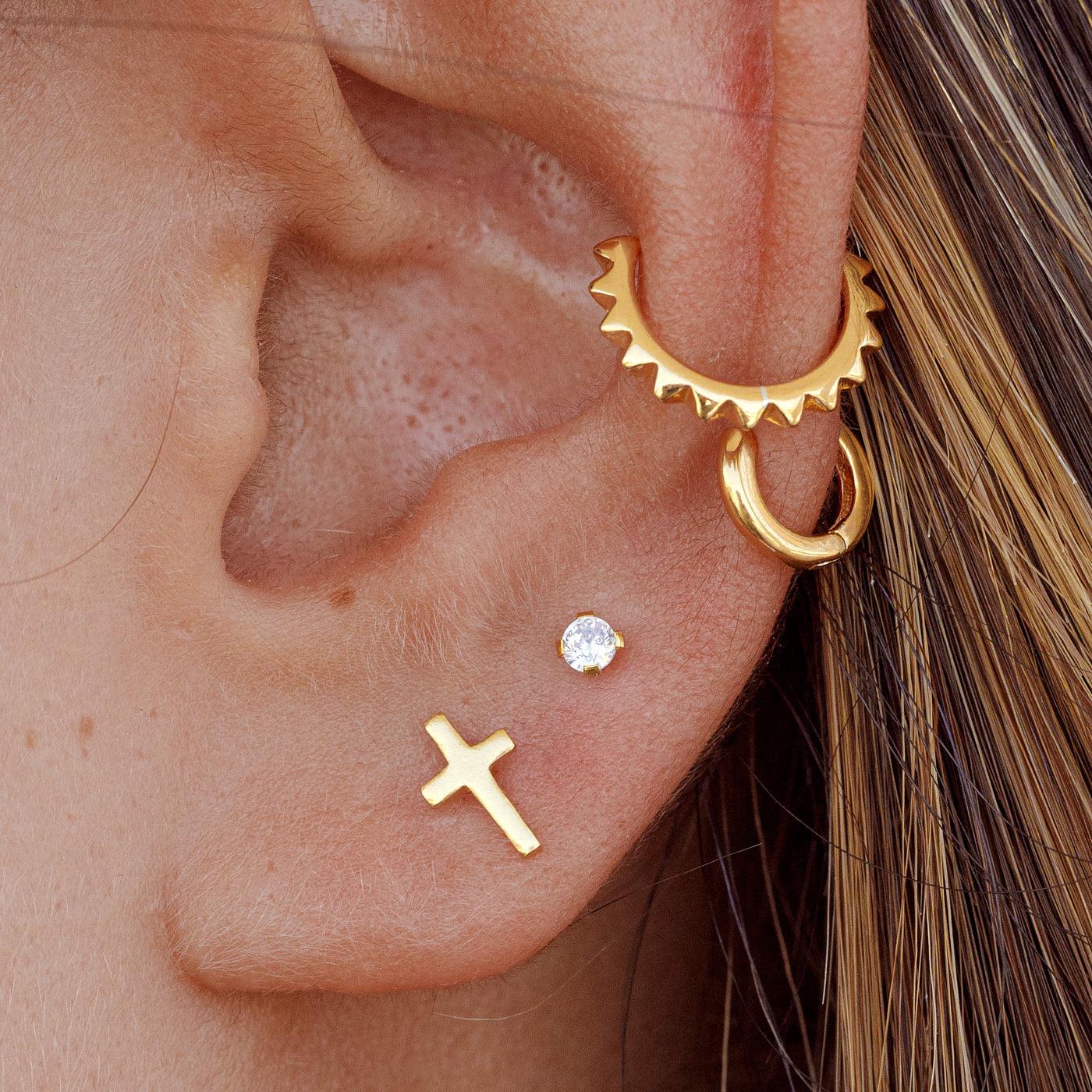 Foto detalle Pendientes Cruz Mini Plata de Ley 925 bañado en Oro