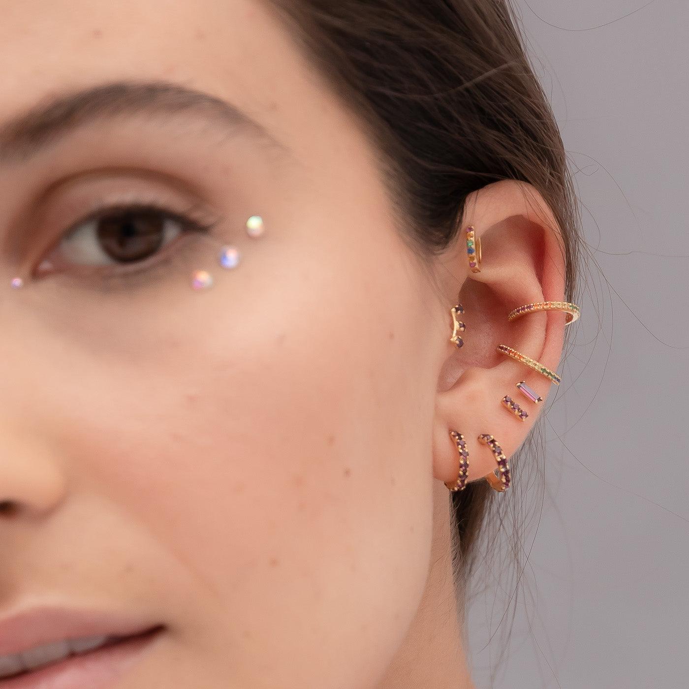 Modelo Pendientes Horizon Plata de Ley 925 bañado en Oro con Circonitas Morada