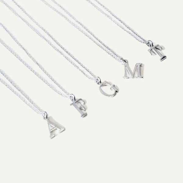 collier avec initiale