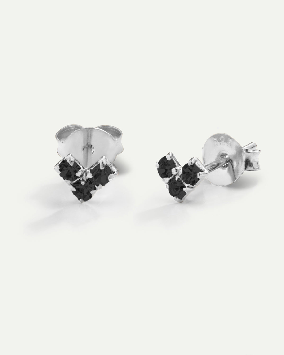 BOUCLES D'OREILLES VIERGE EN ARGENT NOIR