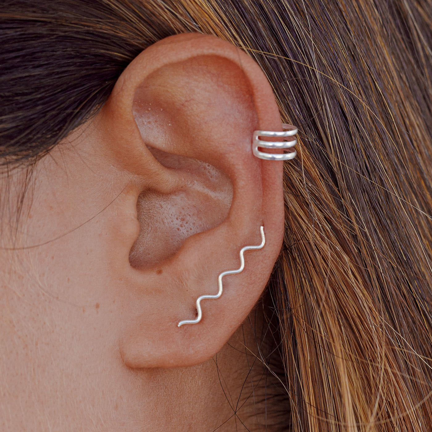 Oreja con pendiente trepador zig zag silver y otro pendiente de plata 