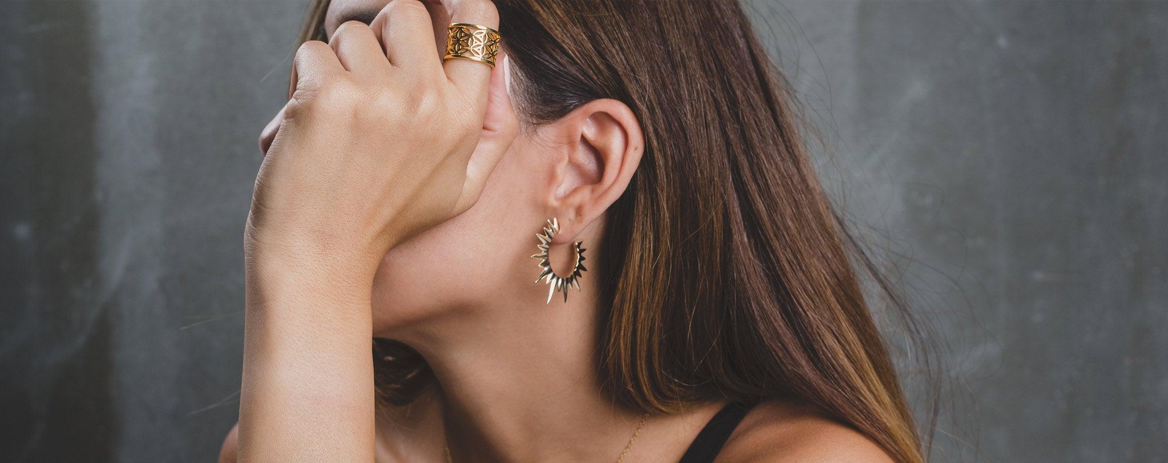 EARRINGS<br>