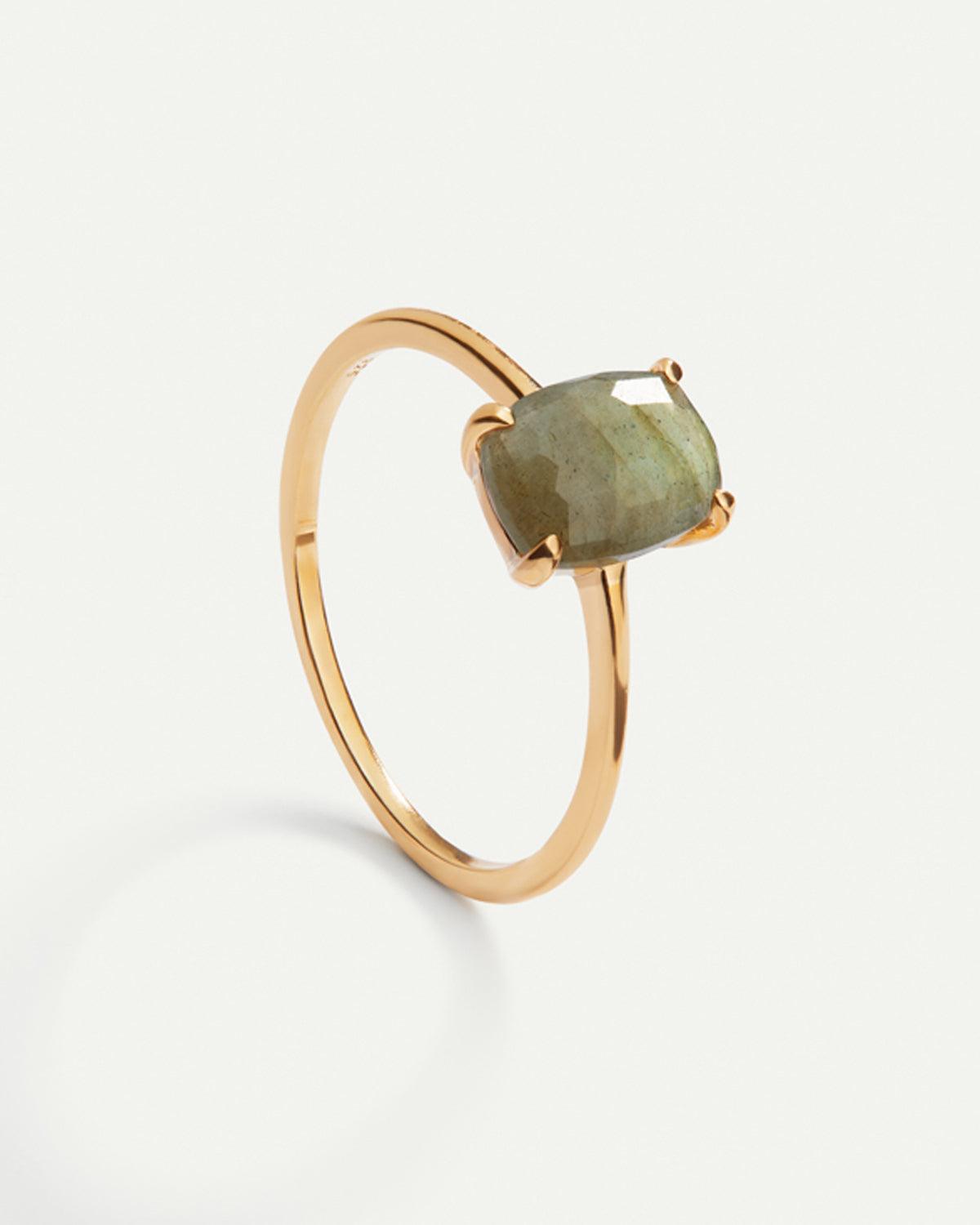 BEATRIZ LABRADORITE GOLD RING