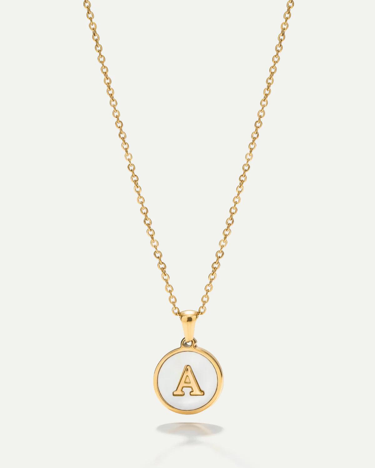collier avec initiale
