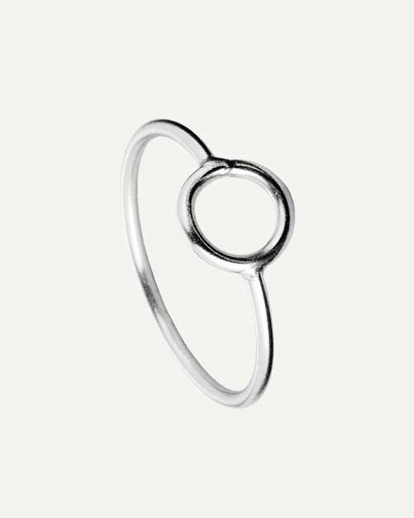 BAGUE EN ARGENT EN FORME DE CERCLE