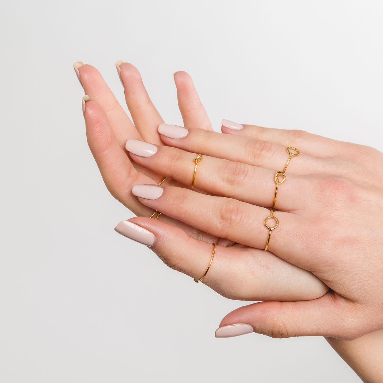 BAGUE EN ARGENT EN FORME DE CERCLE